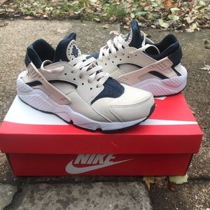 Nike Air Huaraches 👟
